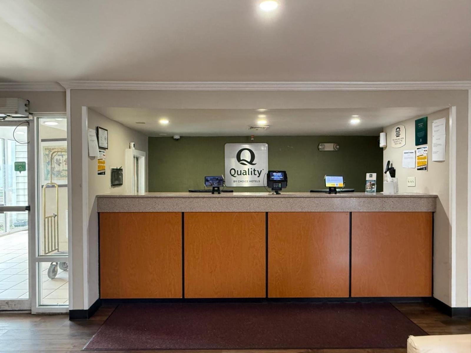 Quality Inn Newark Exterior photo