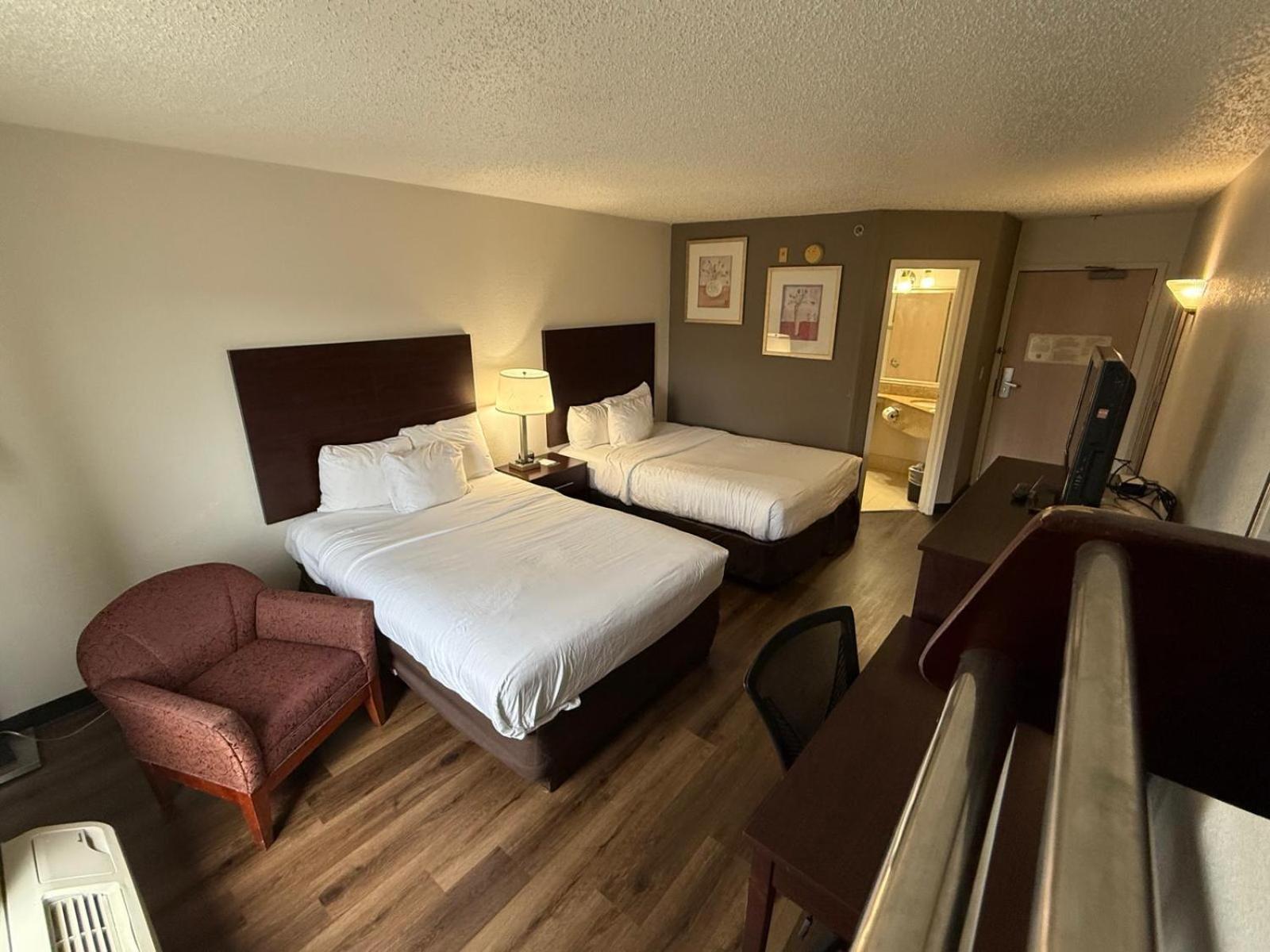 Quality Inn Newark Exterior photo